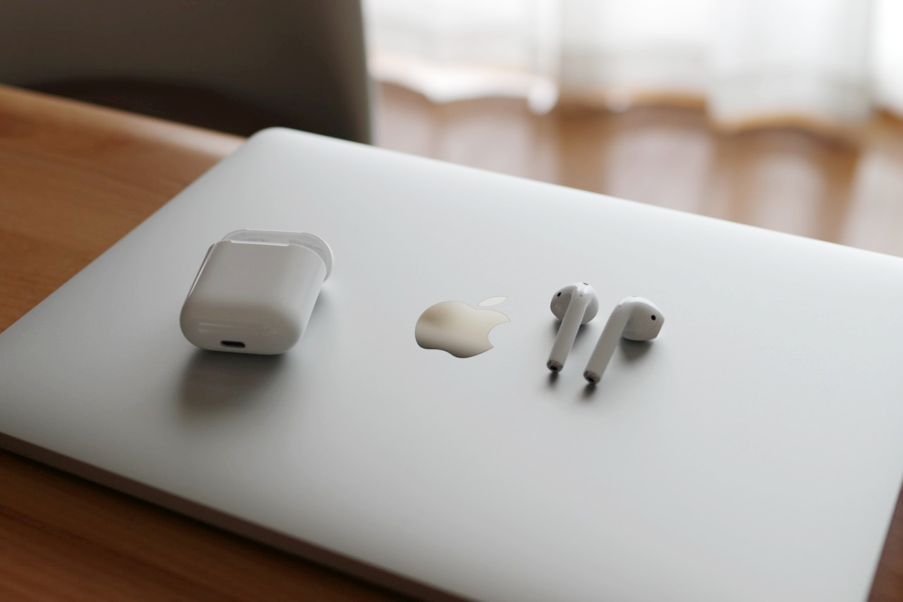 Как подключить наушники AirPods к компьютеру Mac? - iSpace